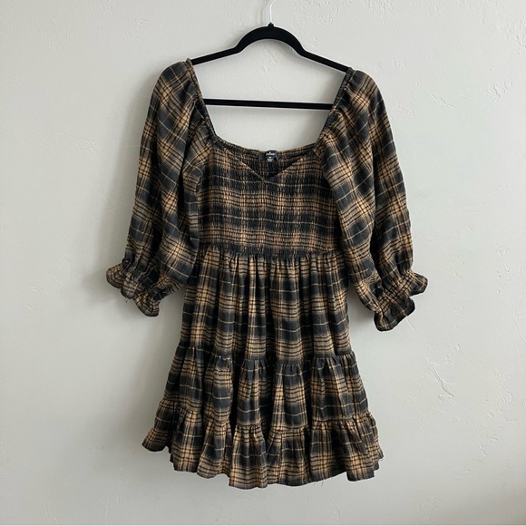 Lulus No One Cuter Black and tan plaid tiered mini dress puffed sleeves size m - Picture 4 of 9